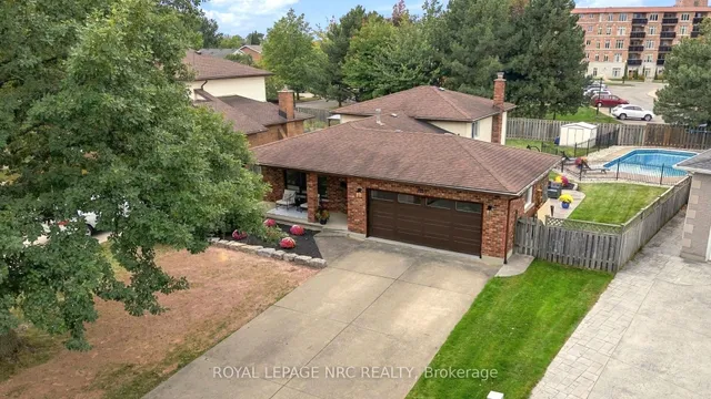 7979 Oakridge Dr, Niagara Falls 3
