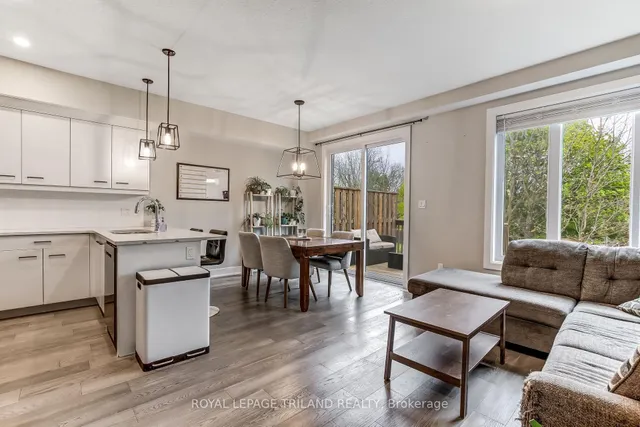 601 Lions Park Dr #62, Strathroy-Caradoc 3