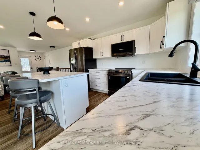 19 Eddy Cres, Pembroke 3