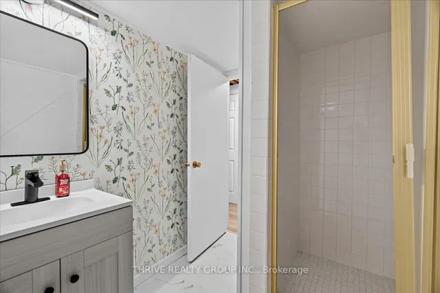 29 Southland Dr, London South 3