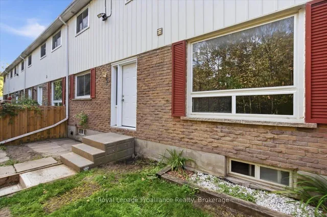11 Tracey Park Dr #3, Belleville 2
