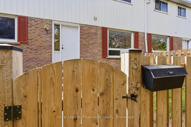 11 Tracey Park Dr #3, Belleville 3