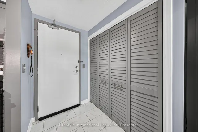 208 Silvercreek Pkwy #104, Guelph 3
