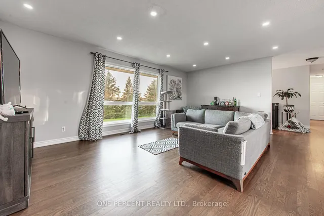 294235 8th Line, Amaranth 5