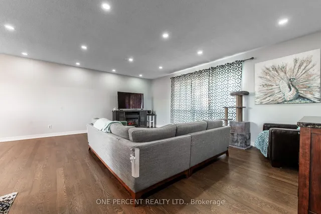 294235 8th Line, Amaranth 4