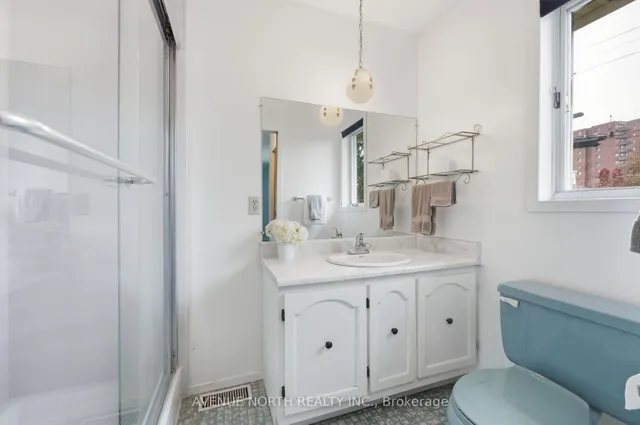 1283 Surrey Ave, Ottawa 5