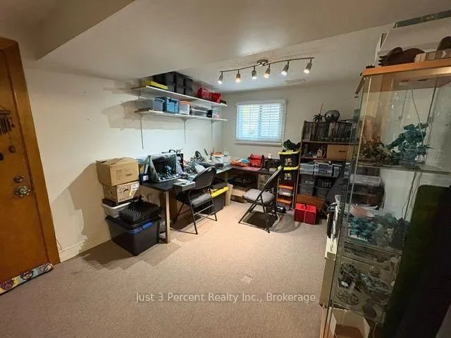 1558 Treetop Rd, Peterborough 5