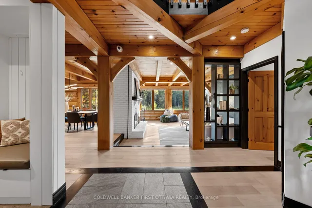 9 LUCAS Lane, Ottawa 4