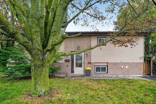 830 Ewing Crt, Cobourg 2
