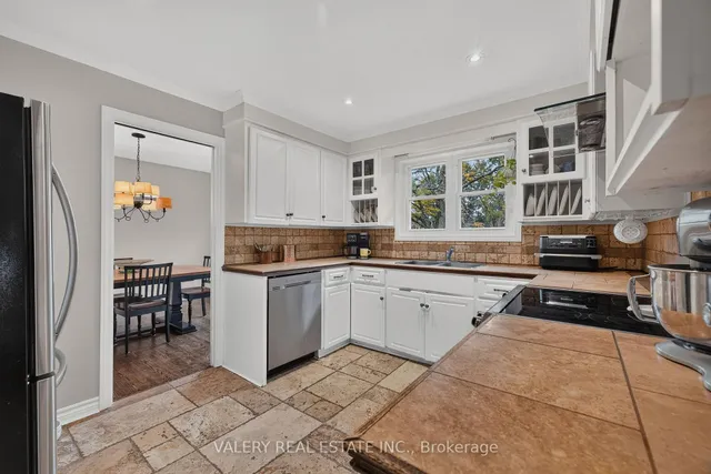 325 Coleridge Dr, Waterloo 4