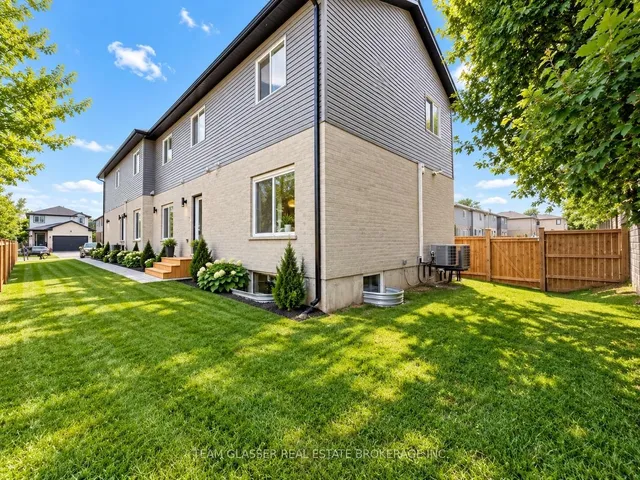 143 Marconi Crt, London East 4