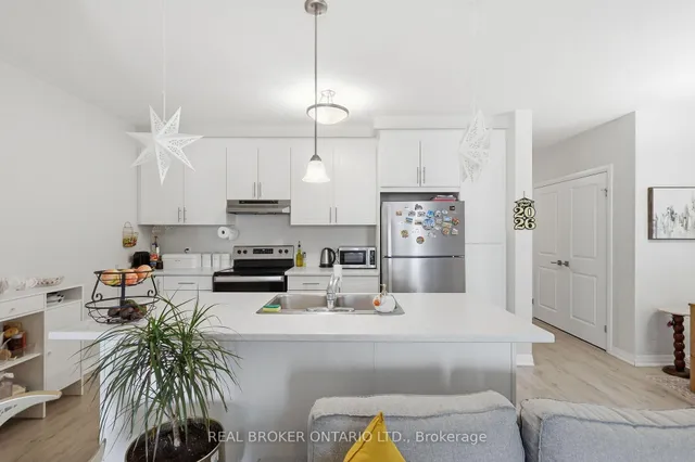 155 Thomas Slee Dr #1 G, Kitchener 5