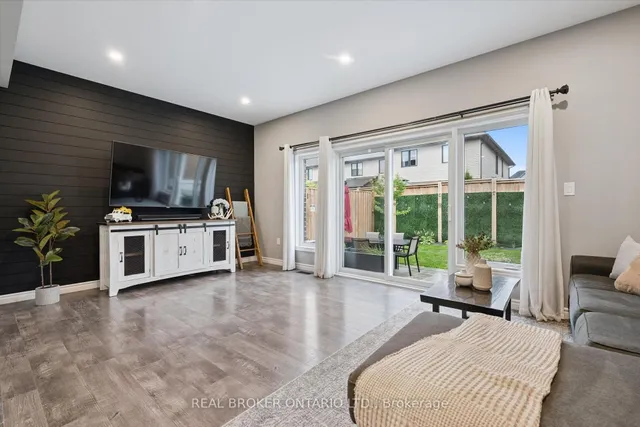 65 Miranda Path, Woolwich 5