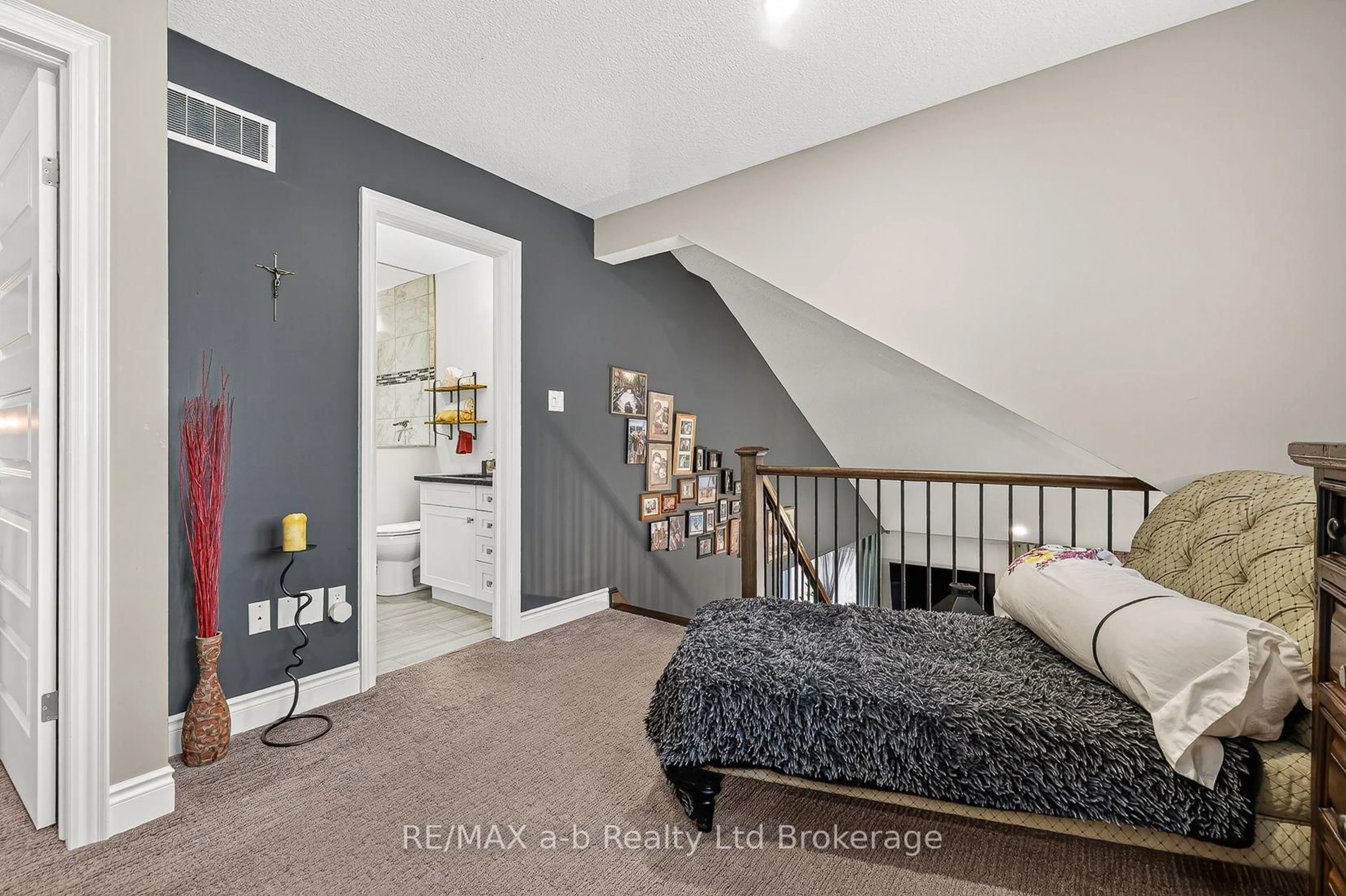 trreb/IMG-X13860618_3d2a2005-1227-438d-a9b8-26b07607f6d3-l.jpg