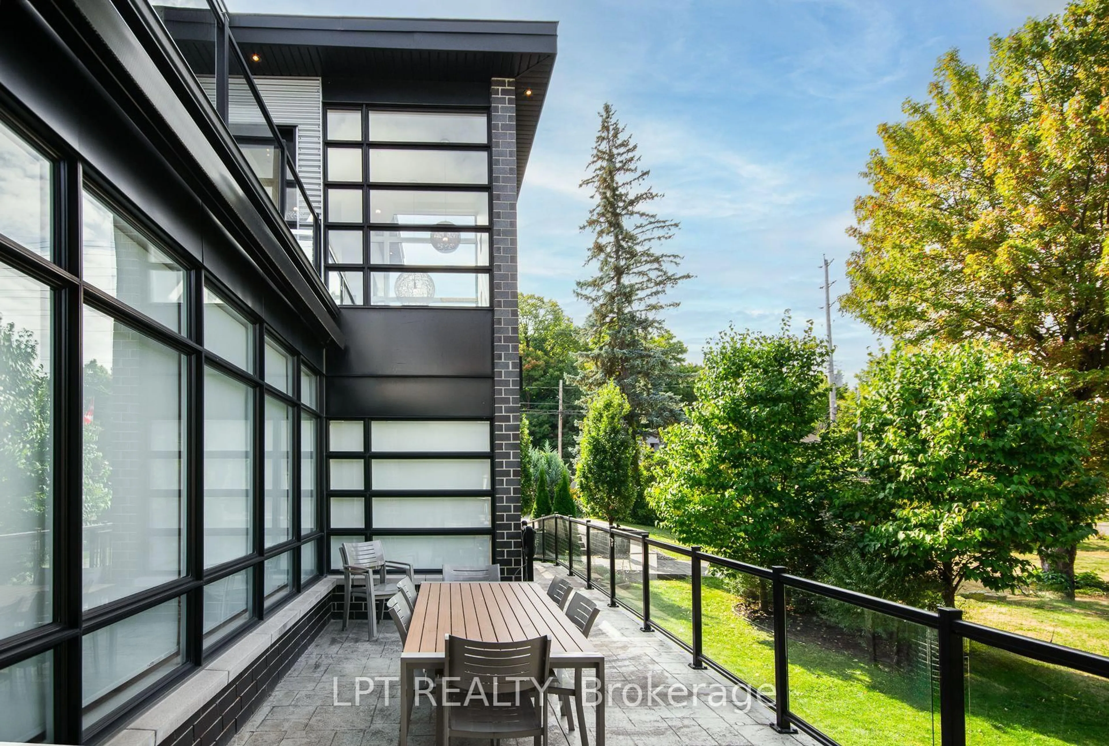 trreb/IMG-X13860692_1b4d52ae-f872-4997-868d-d66c077bc3ce-l.jpg