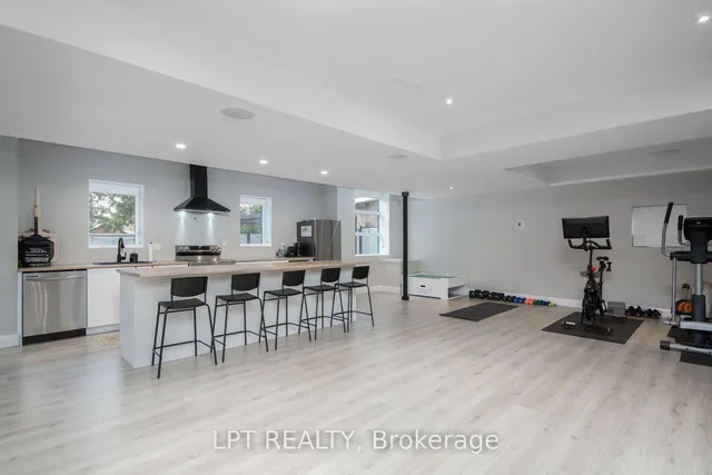 847 Walkley Rd, Ottawa 3