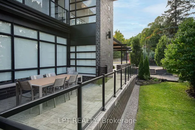 847 Walkley Rd, Ottawa 5