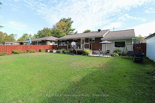 83 Pine St, Bracebridge 4
