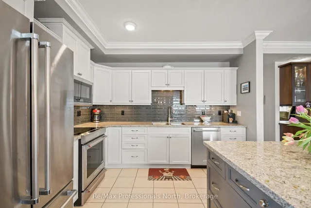 130 Steamship Bay Rd #207, Gravenhurst 5