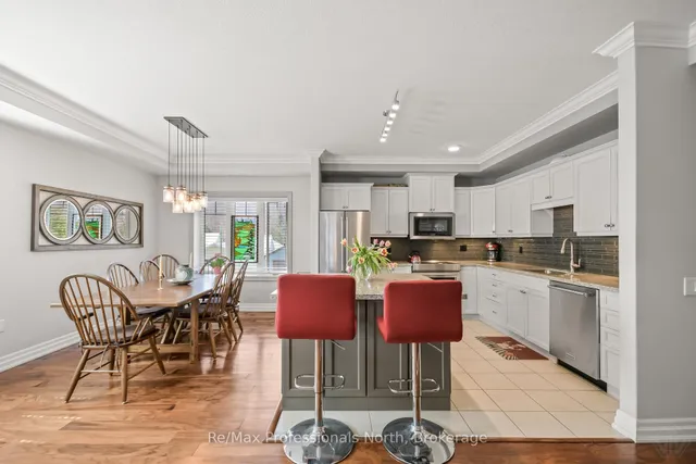 130 Steamship Bay Rd #207, Gravenhurst 4