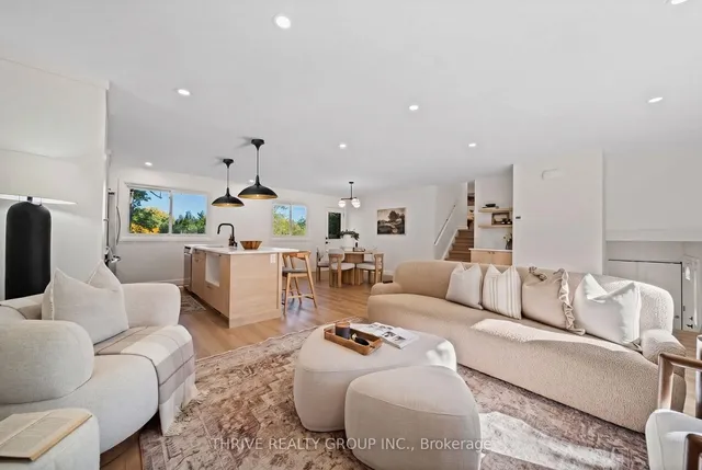 139 Deer Park Circ, London North 4