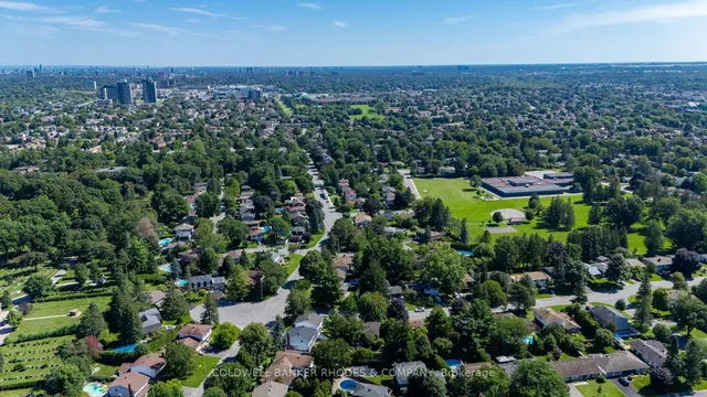 26 Crofton Rd, Ottawa 3