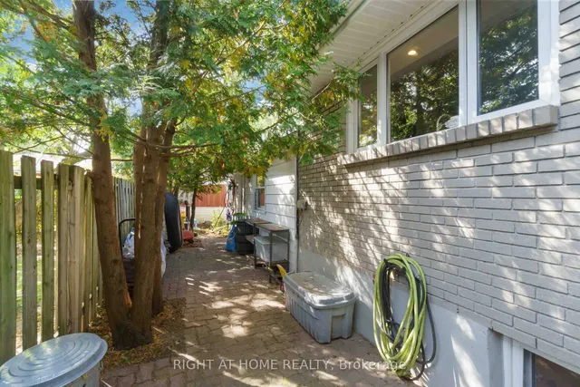2045 Saville Row, Ottawa 4