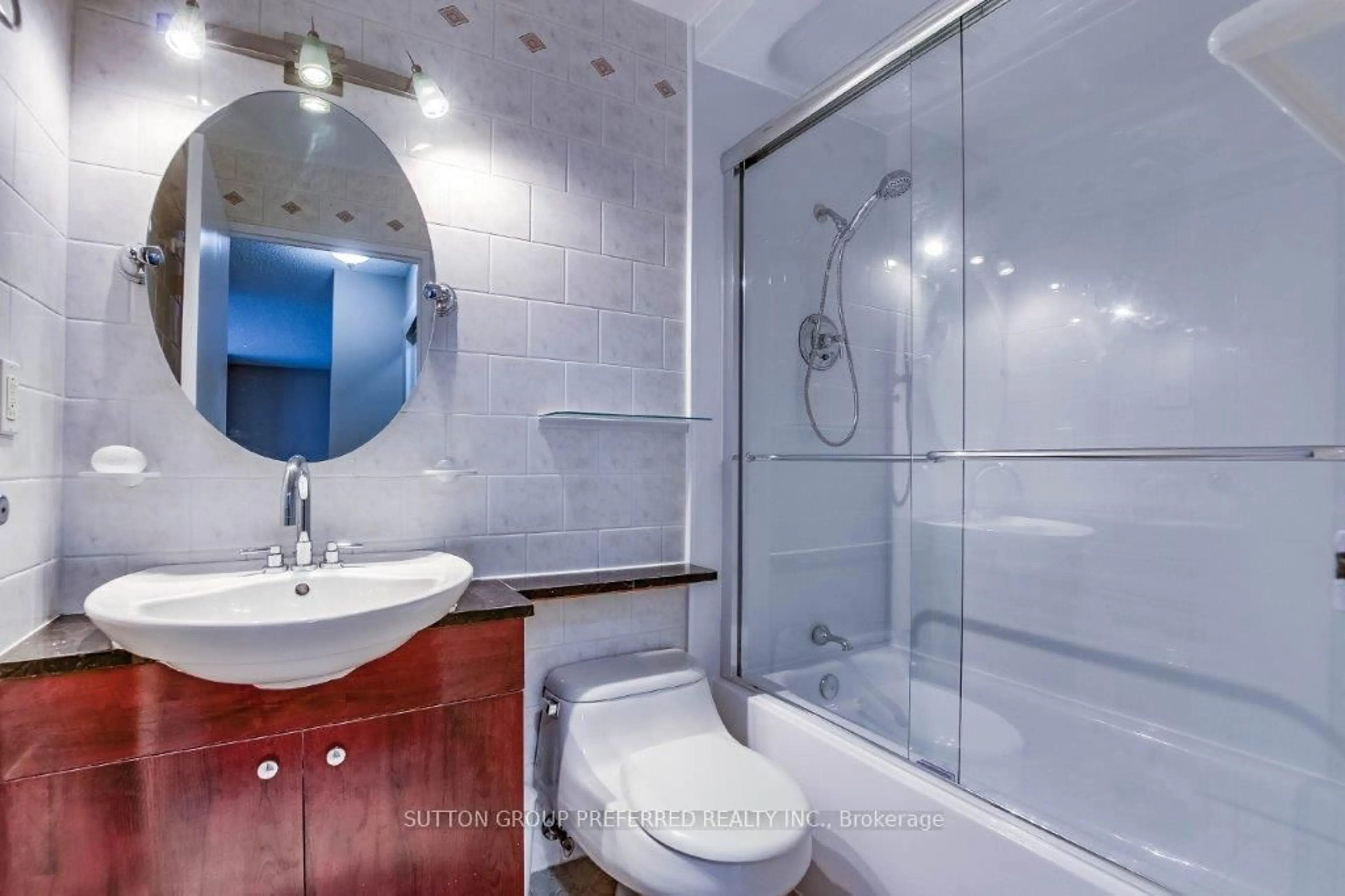 trreb/IMG-X13860918_7d6552bd-e912-45cb-90fa-bb5178ac446b-l.jpg
