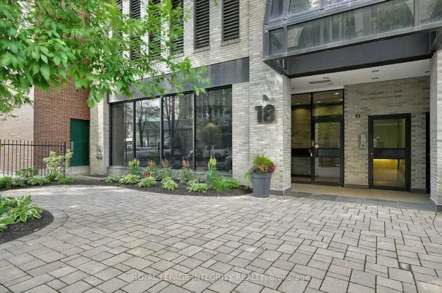 18 Nepean St #PH1, Ottawa 2