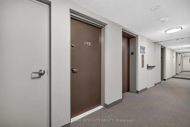 18 Nepean St #PH1, Ottawa 4