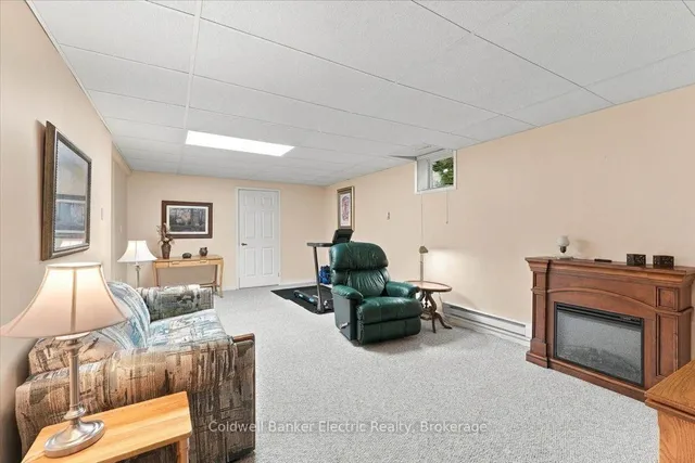 300 Franmor Dr #35, Peterborough 3