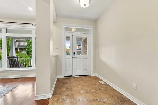 703 Mashkig Ave, Ottawa 4