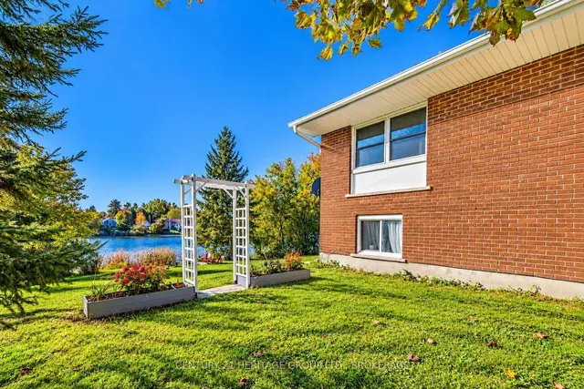 103 Rocklind Close Lane, Front of Leeds & Seeleys Bay 5