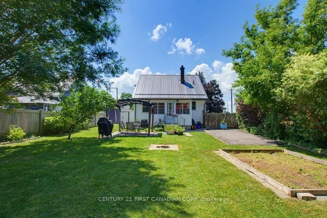 3 Parkside Dr, St. Thomas 2