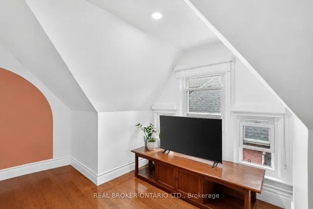 137 Sherman Ave, Hamilton 2