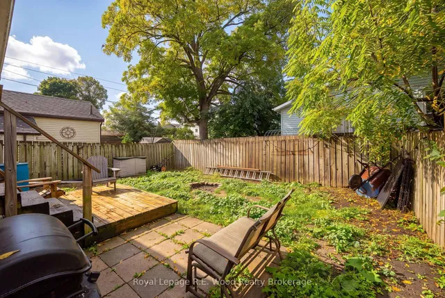 50 Flora St, St. Thomas 4