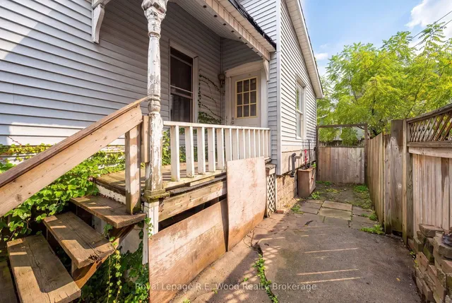 50 Flora St, St. Thomas 3
