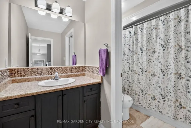 53 Elderberry Rd, Thorold 5