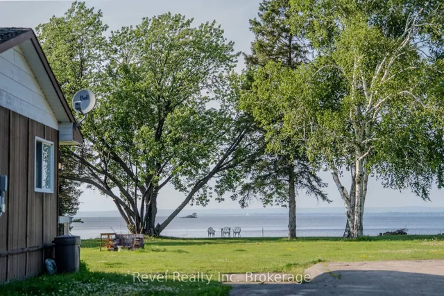 1278 Highway 654, Callander 5