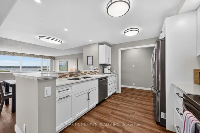 55 WATER St #103, Brockville 4