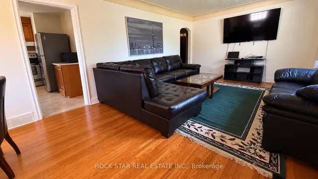 12 Roseland Ave, St. Catharines 5