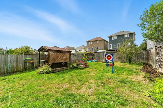 210 Farrier Cres, Peterborough 3