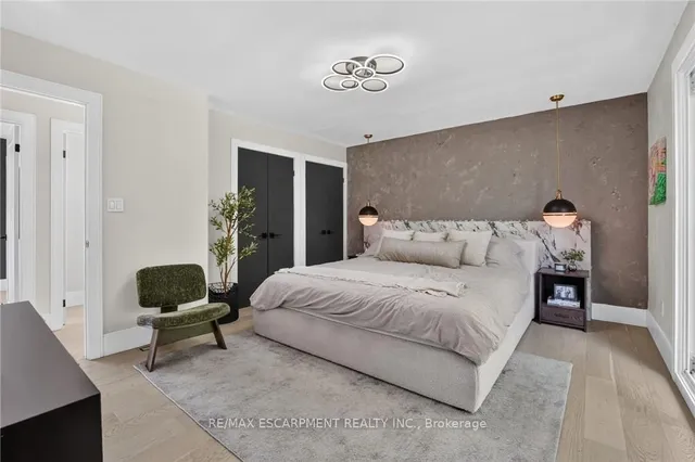 9 Leslie Dr, Hamilton 5