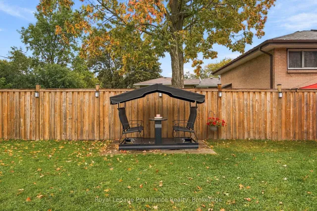 14 Munro Ave, Belleville 5
