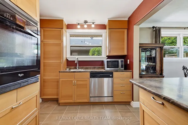 2162 Rushton Rd, Ottawa 2