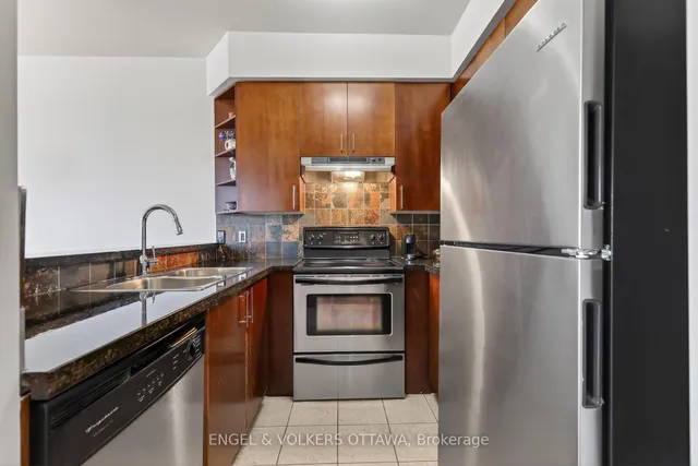 711 Churchill Ave #401, Ottawa 3