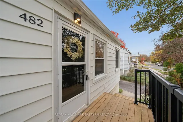 482 Wellington St, Peterborough 4