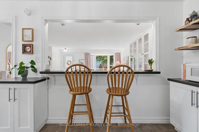 114 HEARTHSIDE Pl, London East 5