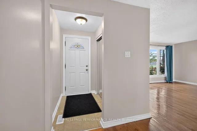 2258 Russell Rd, Ottawa 5