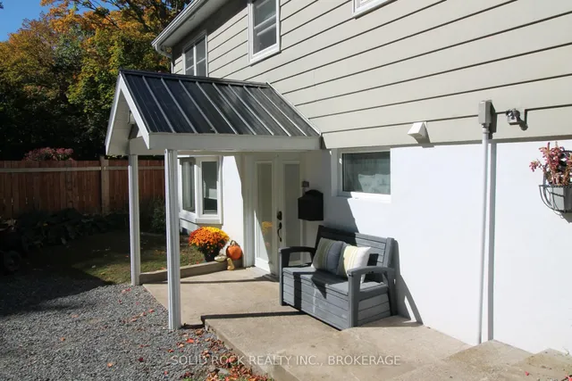 1127 Perry Lane, Perth Road 2